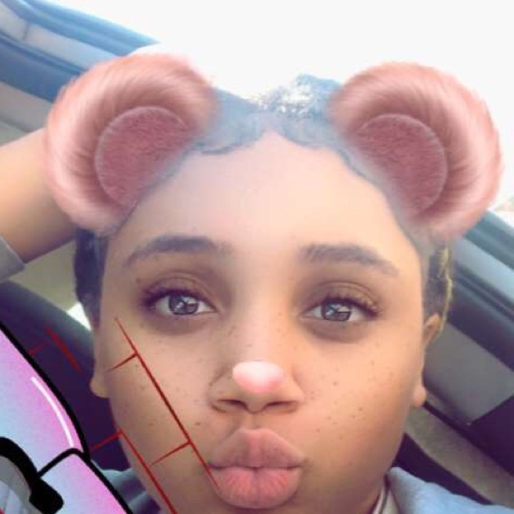 Meet your Posher, Nialana